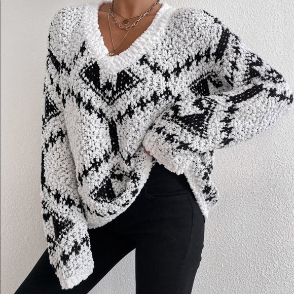 Cozy Oversized Loose Fit Abstract Geo Pattern Knit Sweater Top - Picture 6 of 9
